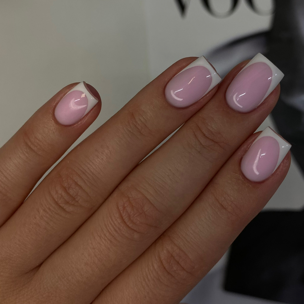 Комбинированный маникюр/френч  (Снятие и выравнивание входит в стоимость)