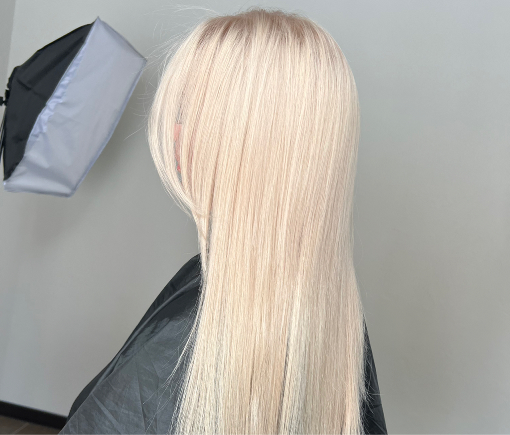 Тотал блонд Корень ( до 1,5 см)