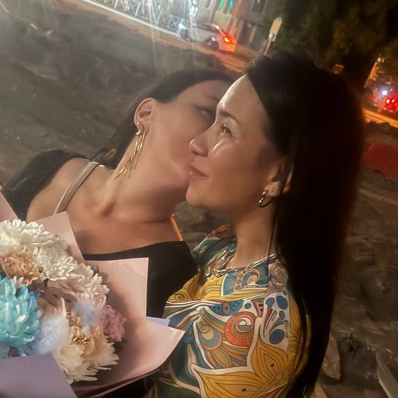 Услуга в 4 руки  Наращивание ресниц + педикюр