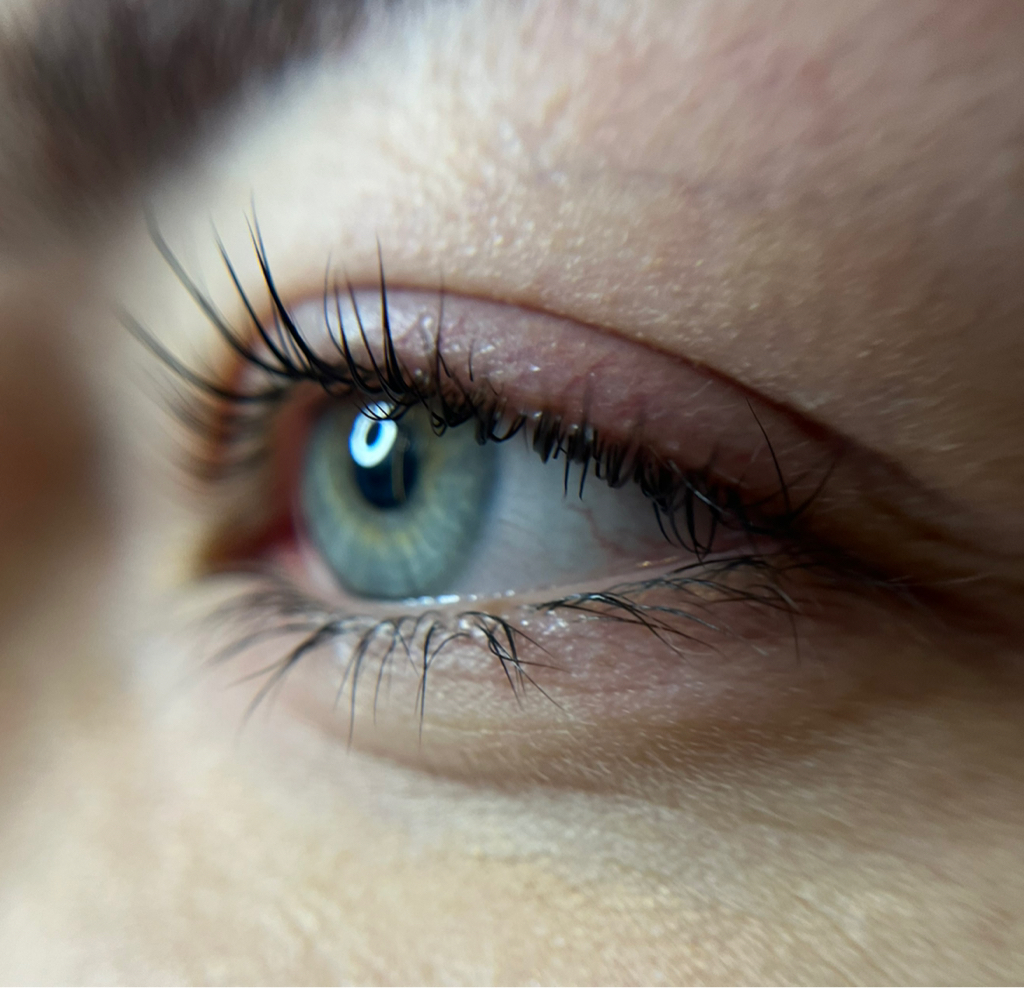 Окрашивание ресниц