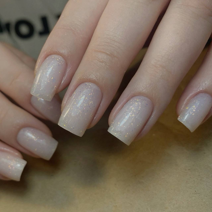 Маникюр с покрытием камуфлирующим гелем (стандартная длина ногтей)