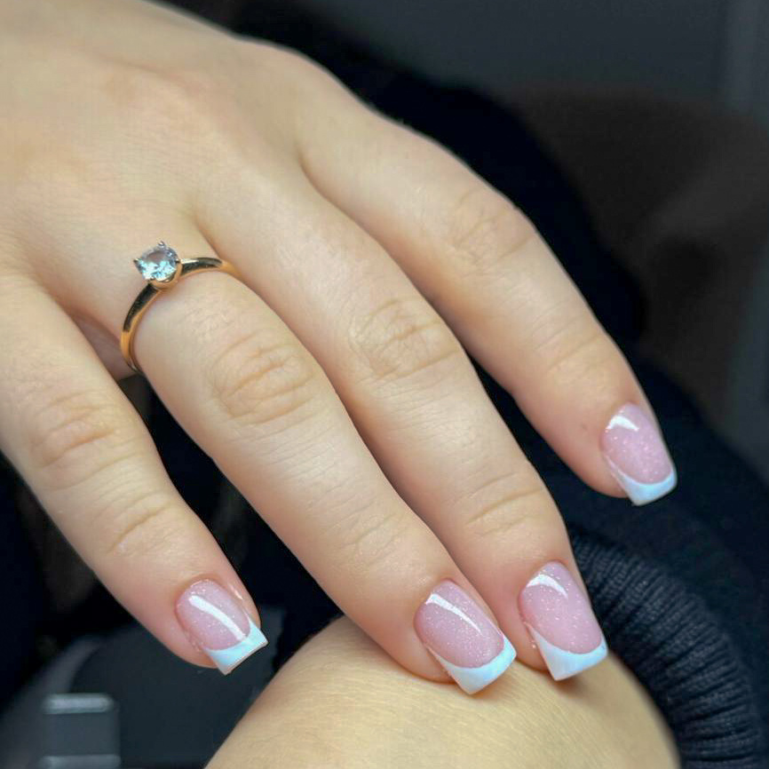 Маникюр+однотонное покрытие+френч