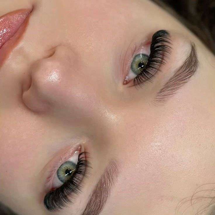 Наращивание ресниц 2д объём