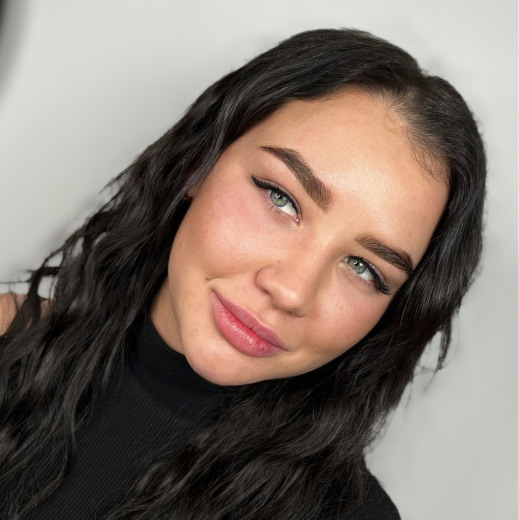 Коррекция и окрашивание бровей