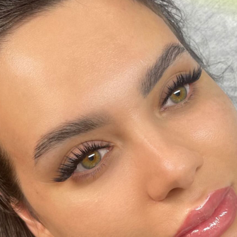 Большой объём наращивание ресниц