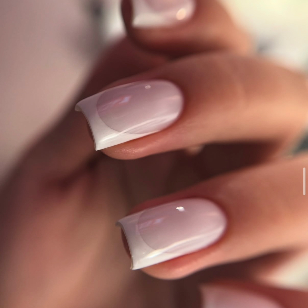 Маникюр с покрытием гелем