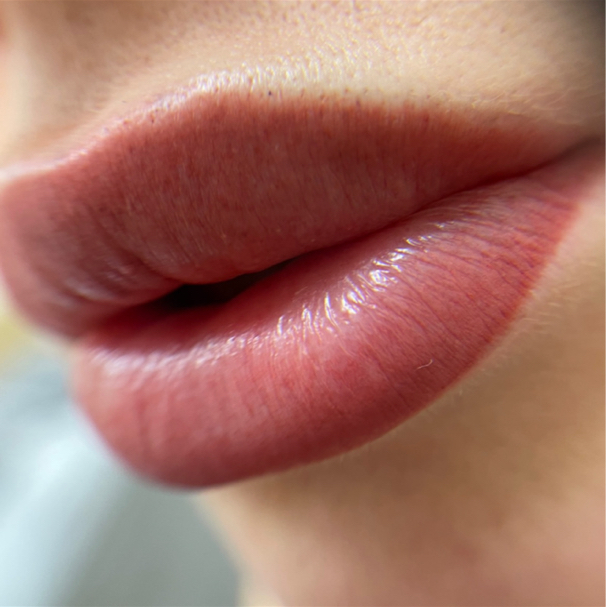 Губы перманент