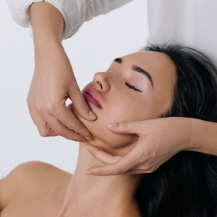 SPA "СПА- Симфония" расслабляющий массаж лица и уход для рук и стоп.