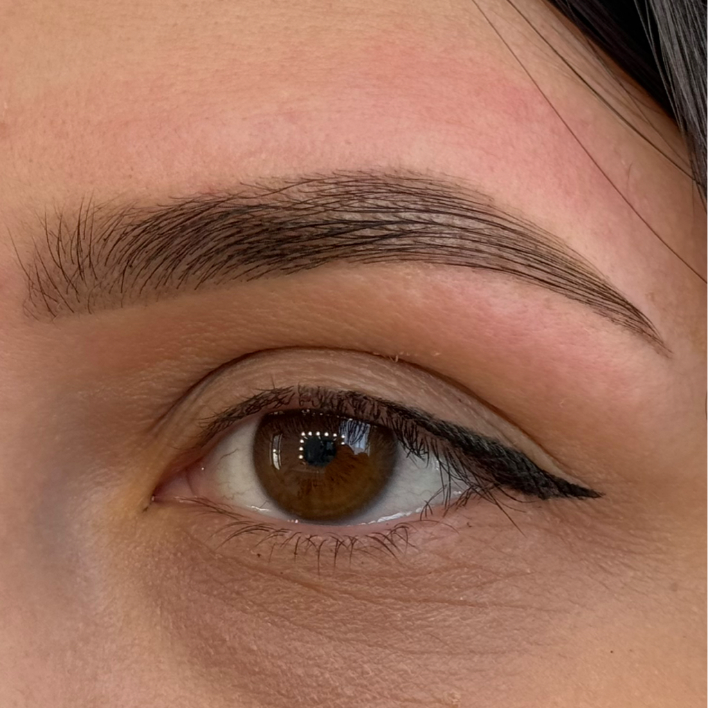 Ламинирование бровей с коррекцией и окрашиванием