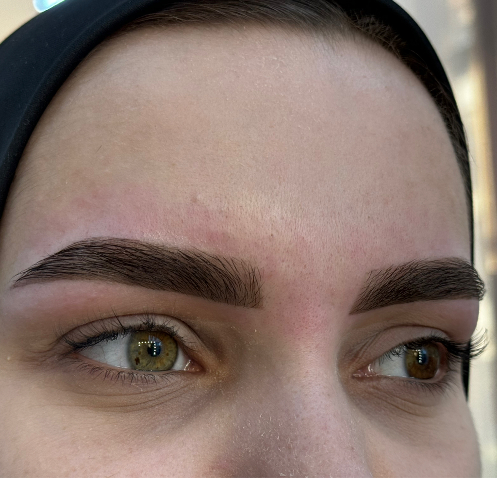 Окрашивание бровей