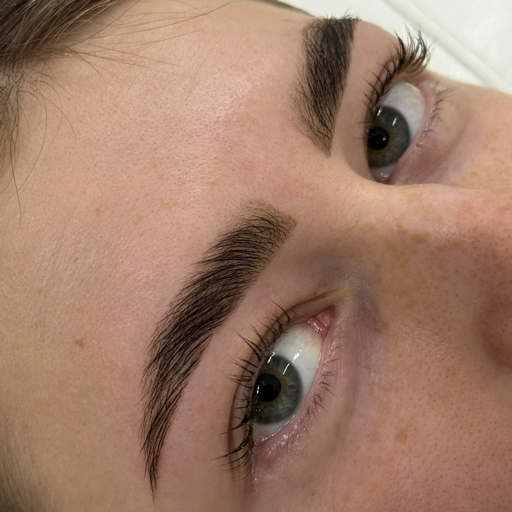 Ламинирование бровей с коррекцией или окрашиванием