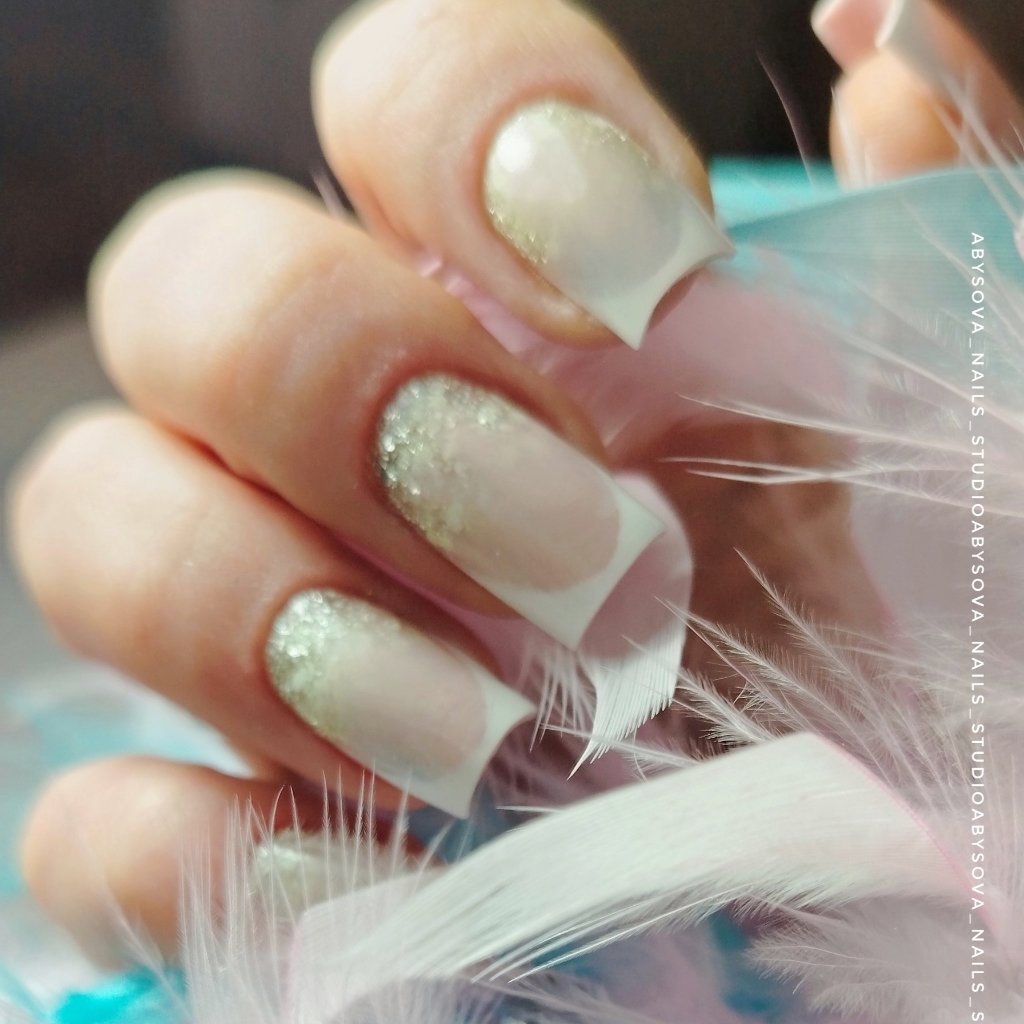 Маникюр с покрытием гель-лак, френс