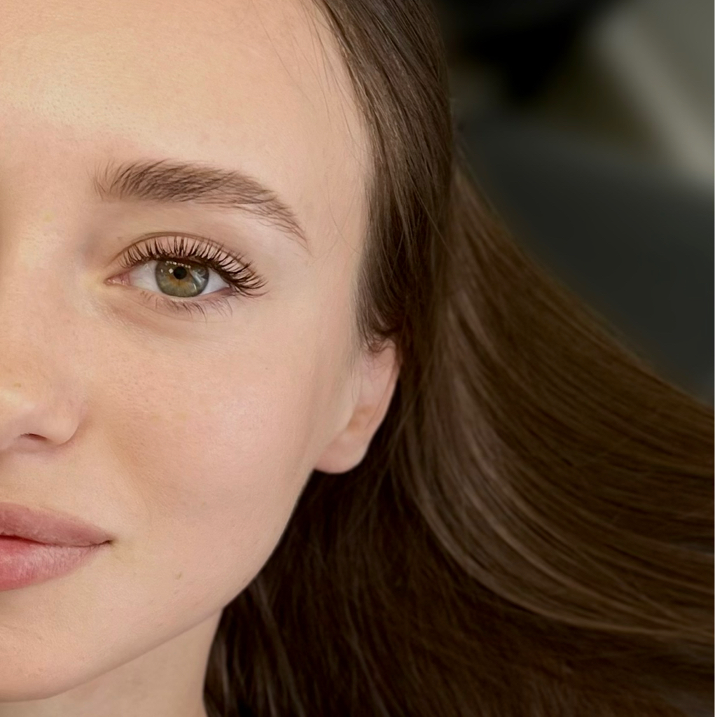 Наращивание ресниц мастер Дарья