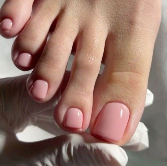 ПЕДИКЮР: обработка стоп + ногтей с покрытием обычным лаком