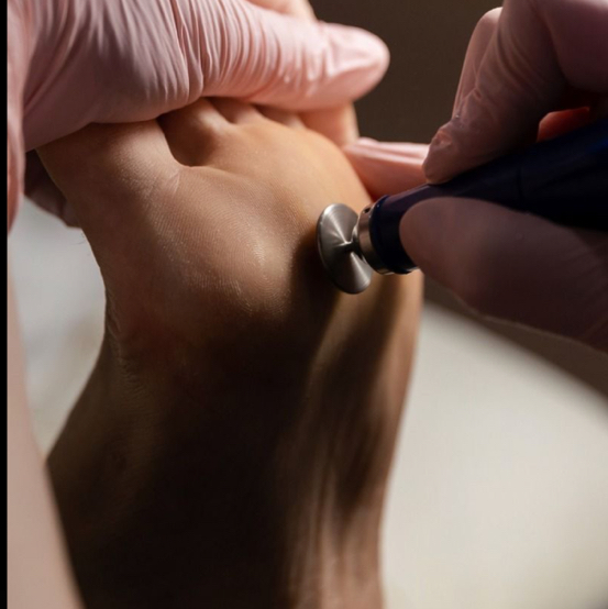 ПЕДИКЮР: обработка стоп без покрытия