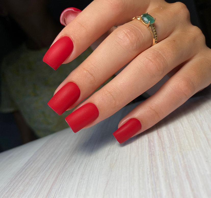 Комбинированный Маникюр  + покрытие гель-лак однотон (укрепление входит)