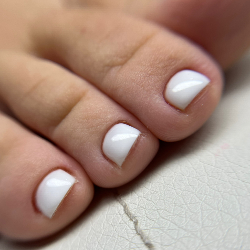 Педикюр + покрытие без обработки стопы