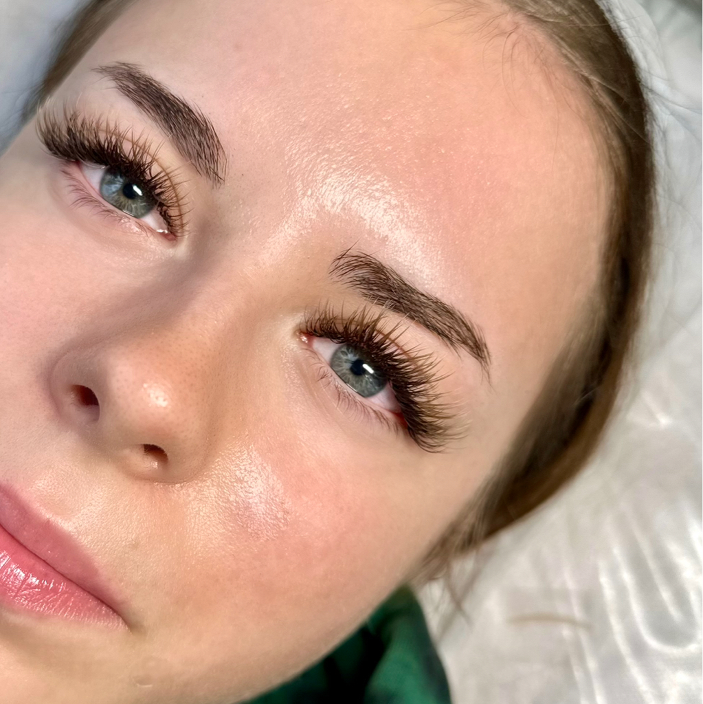 Наращивание ресниц 2д-2,5д