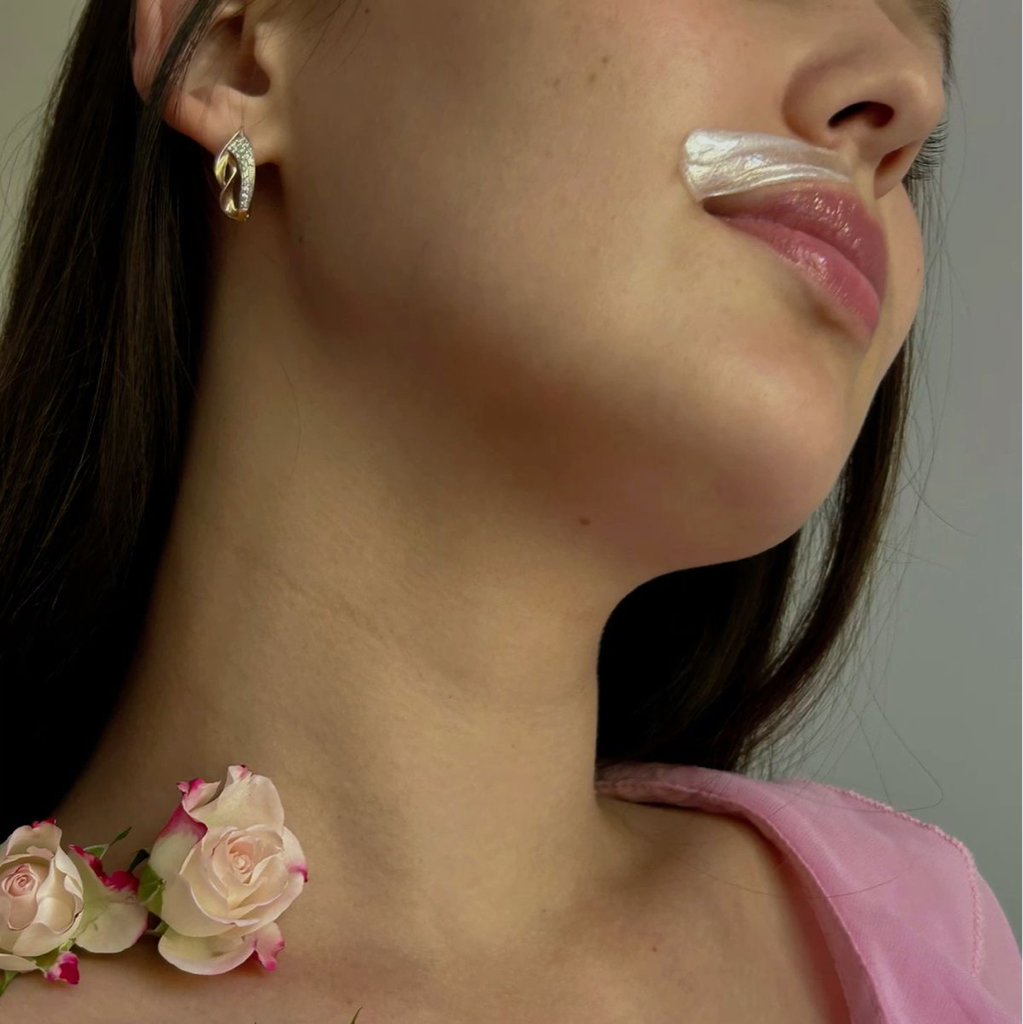 Усики / ареолы / полоска на животе /