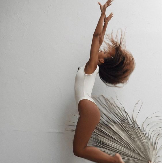 Комплекс L (Тотал бикини+ноги полностью+подмышки+руки до локтя)