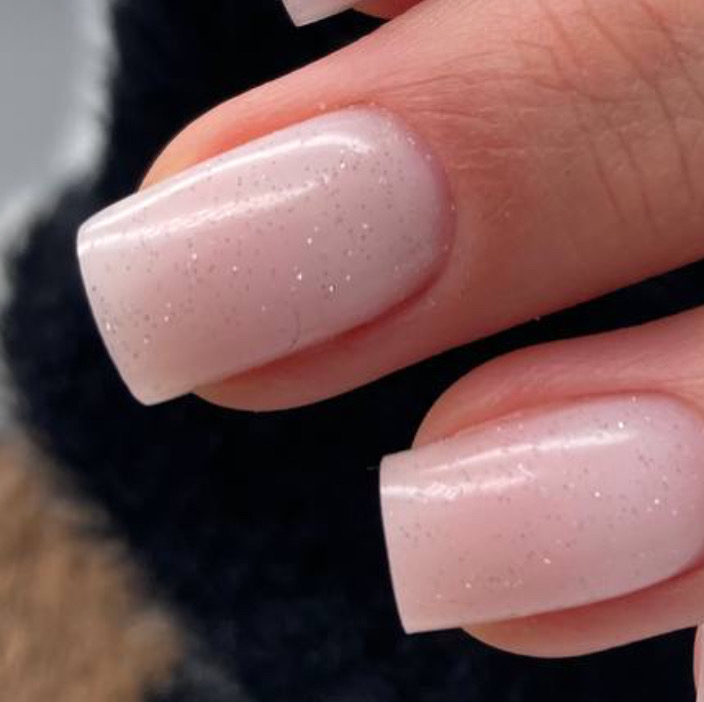 Маникюр , укрепление гелем