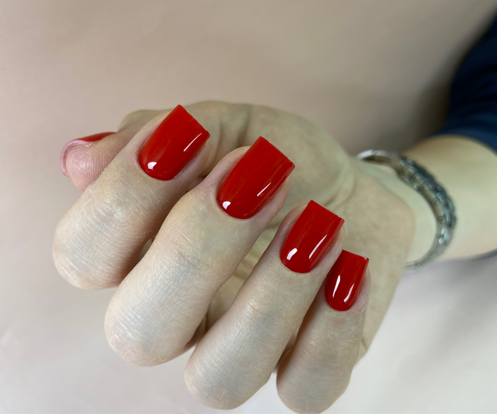 Маникюр с покрытием