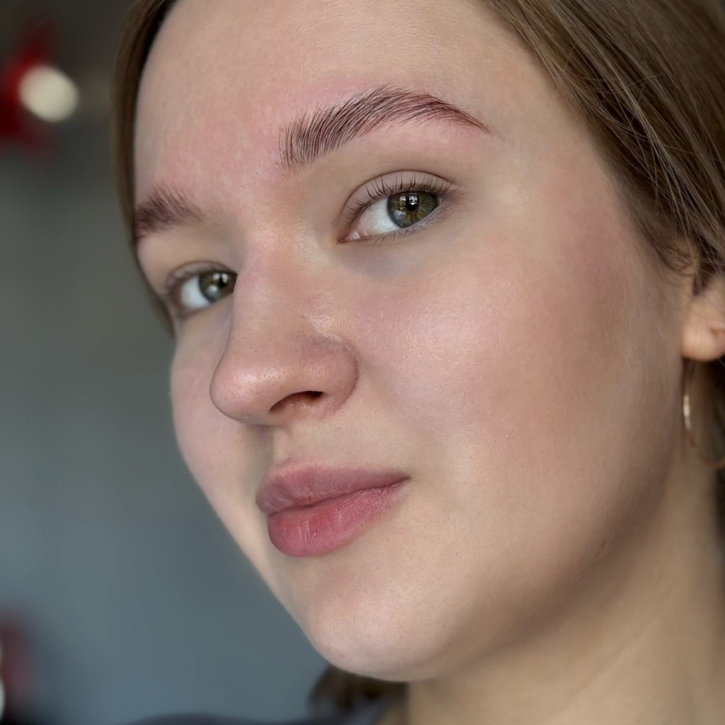 Ламинирование бровей (долговременная укладка)