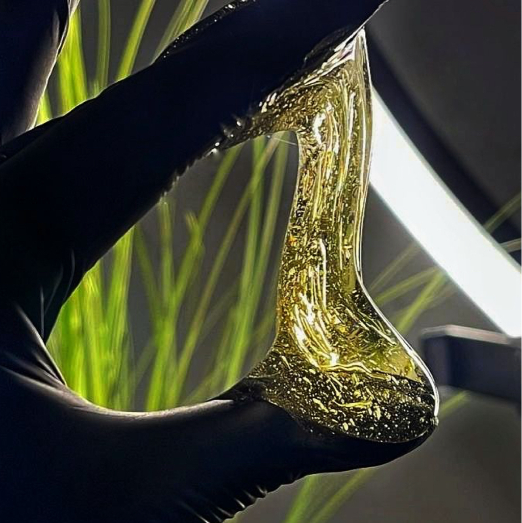 Бедро шугаринг