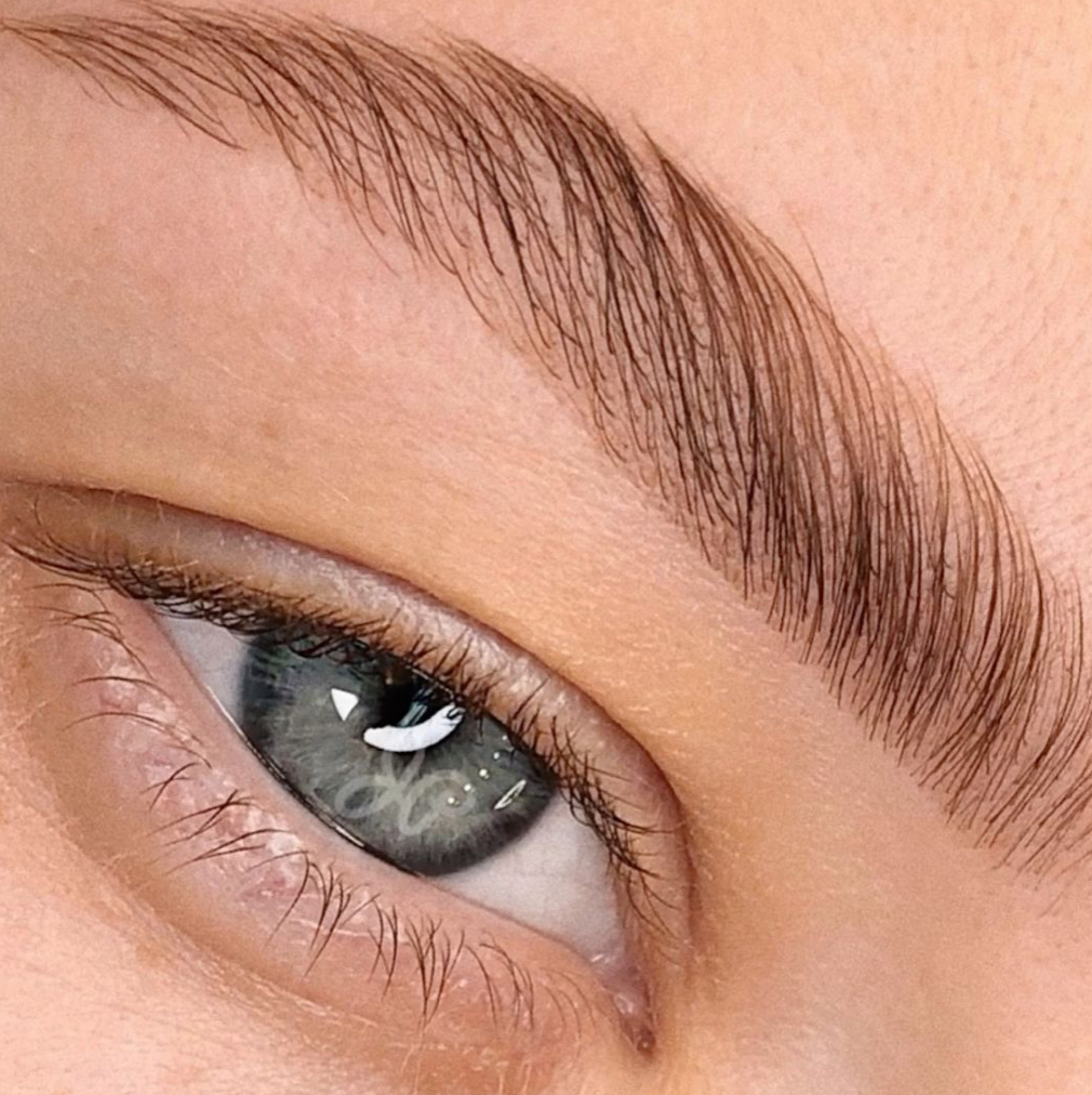 Долговременная укладка бровей с окрашиванием