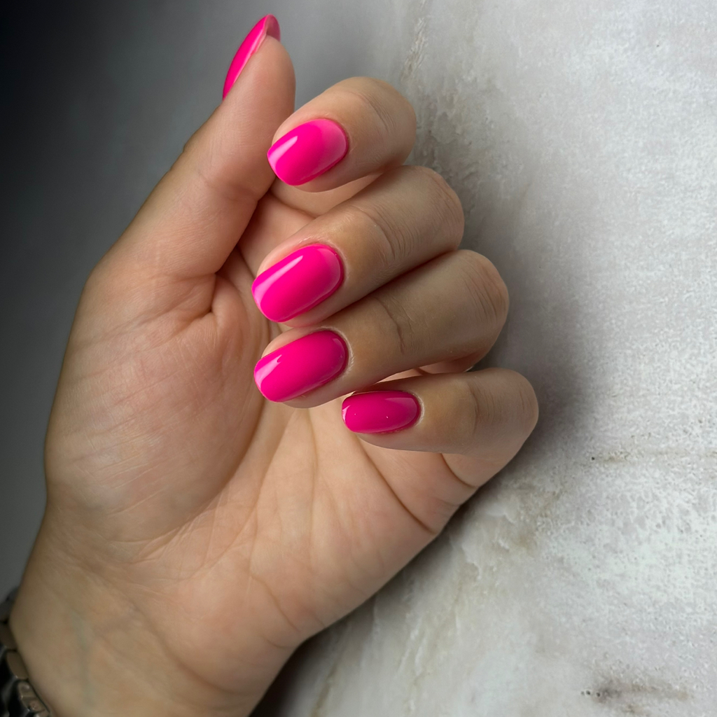 Маникюр с покрытием гель-лак (без укрепления)