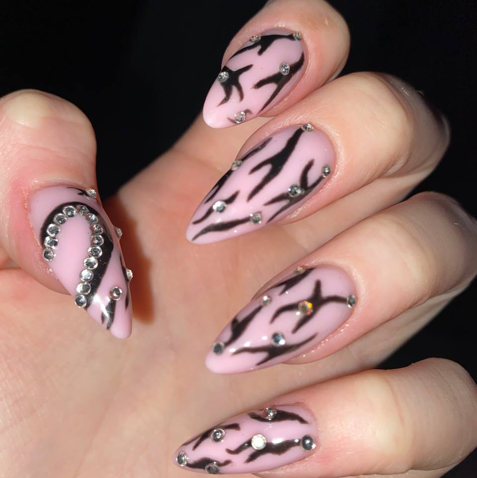 Наращивание ногтей