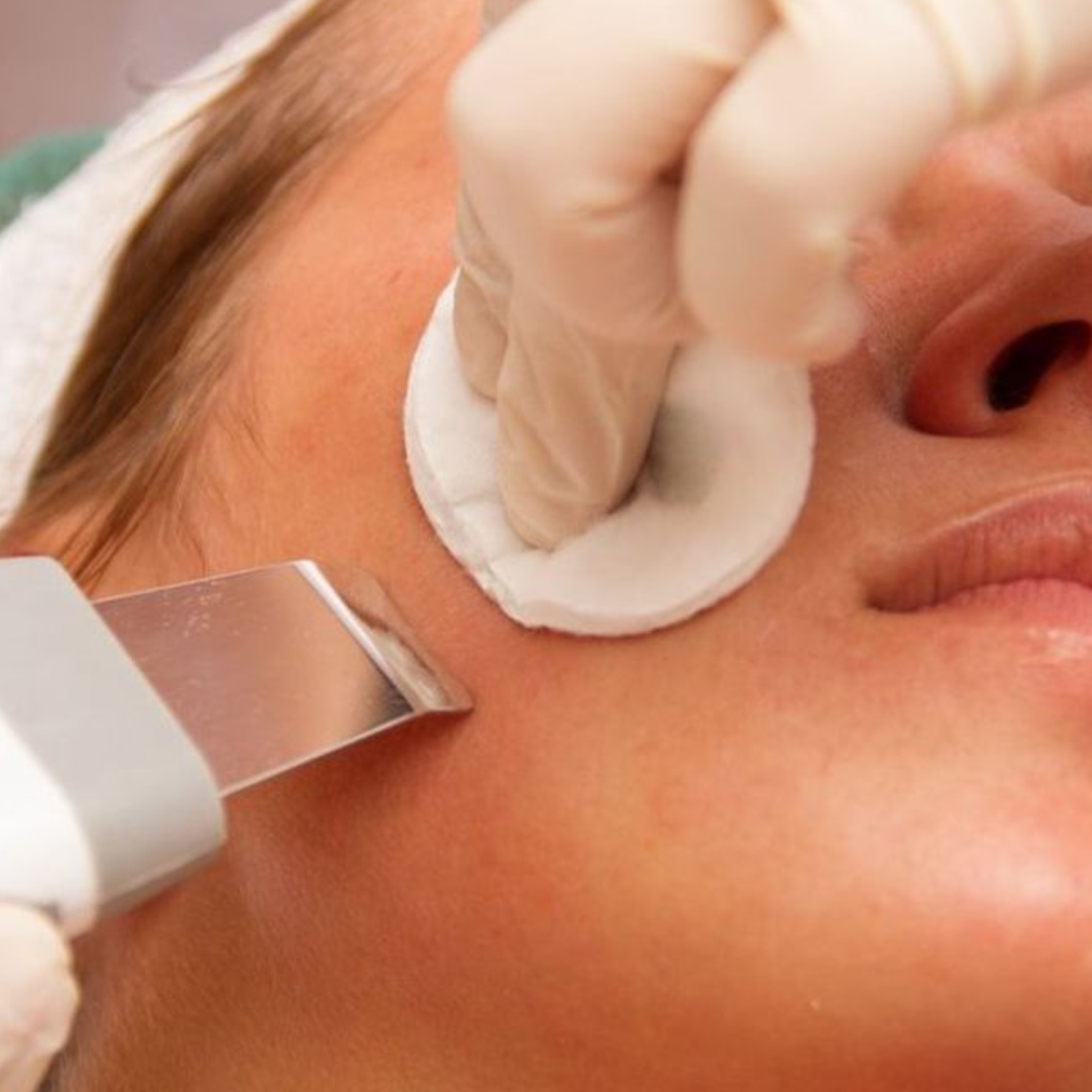 Аппаратная чистка лица