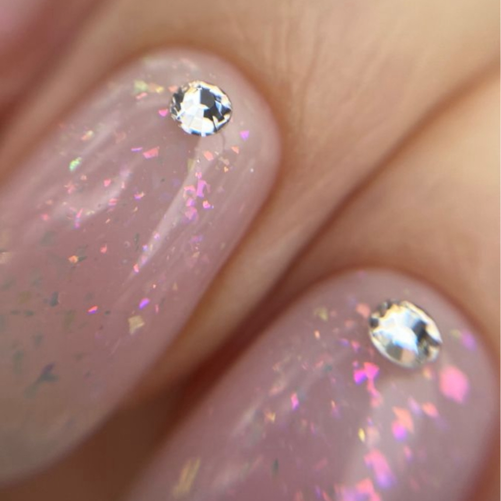 Царь-ноготь (инкрустация стразами)