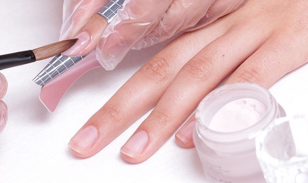 Укрепление ногтей акриловой пудрой