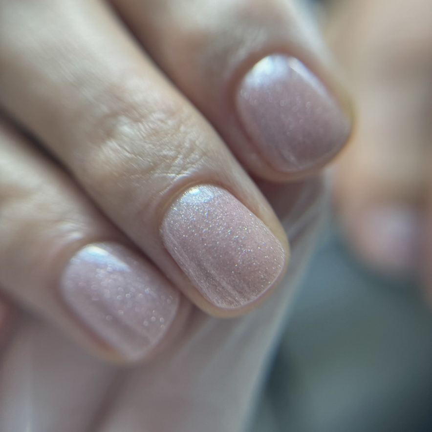 Маникюр с покрытием гель-лак