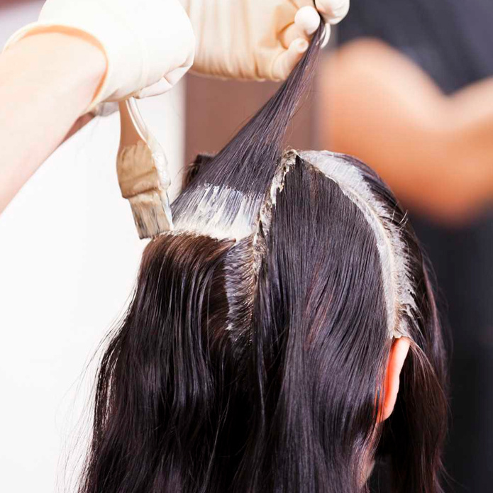 Окрашивание корней волос