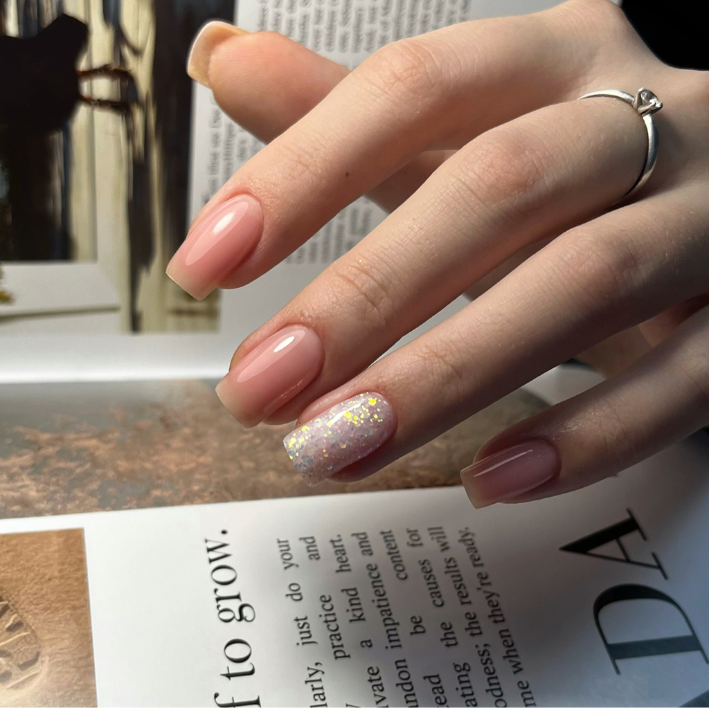 Рефреш маникюра