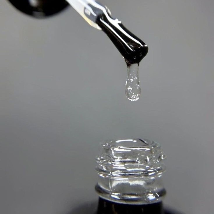 Покрытие прозрачным лаком