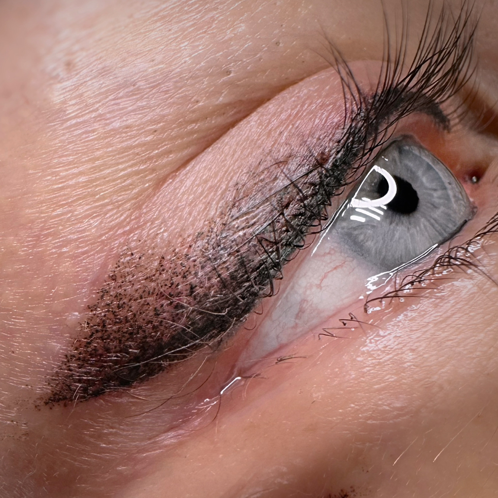 Перманентный макияж век