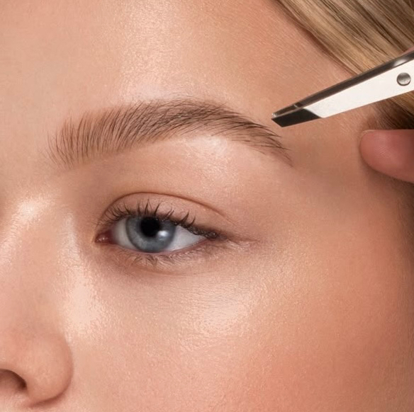 Коррекция бровей