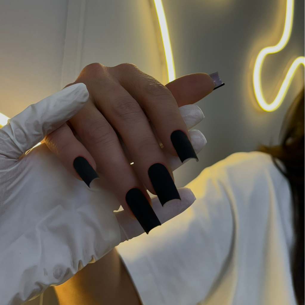 Наращивание ногтей