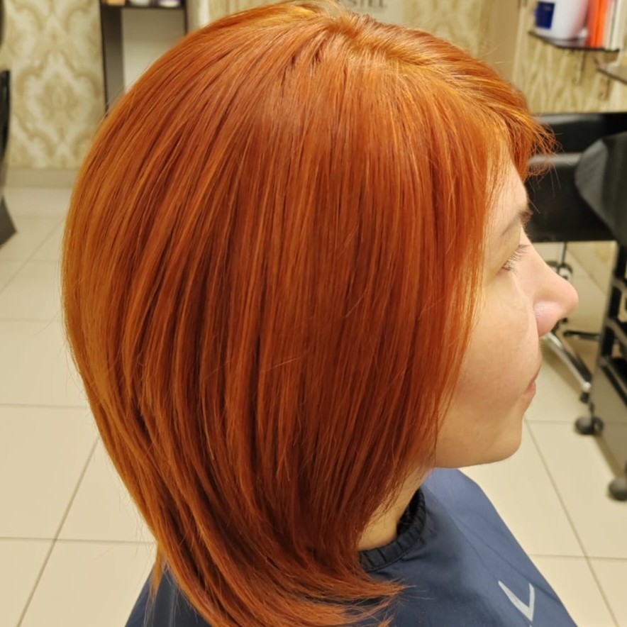 Стрижка до плеч