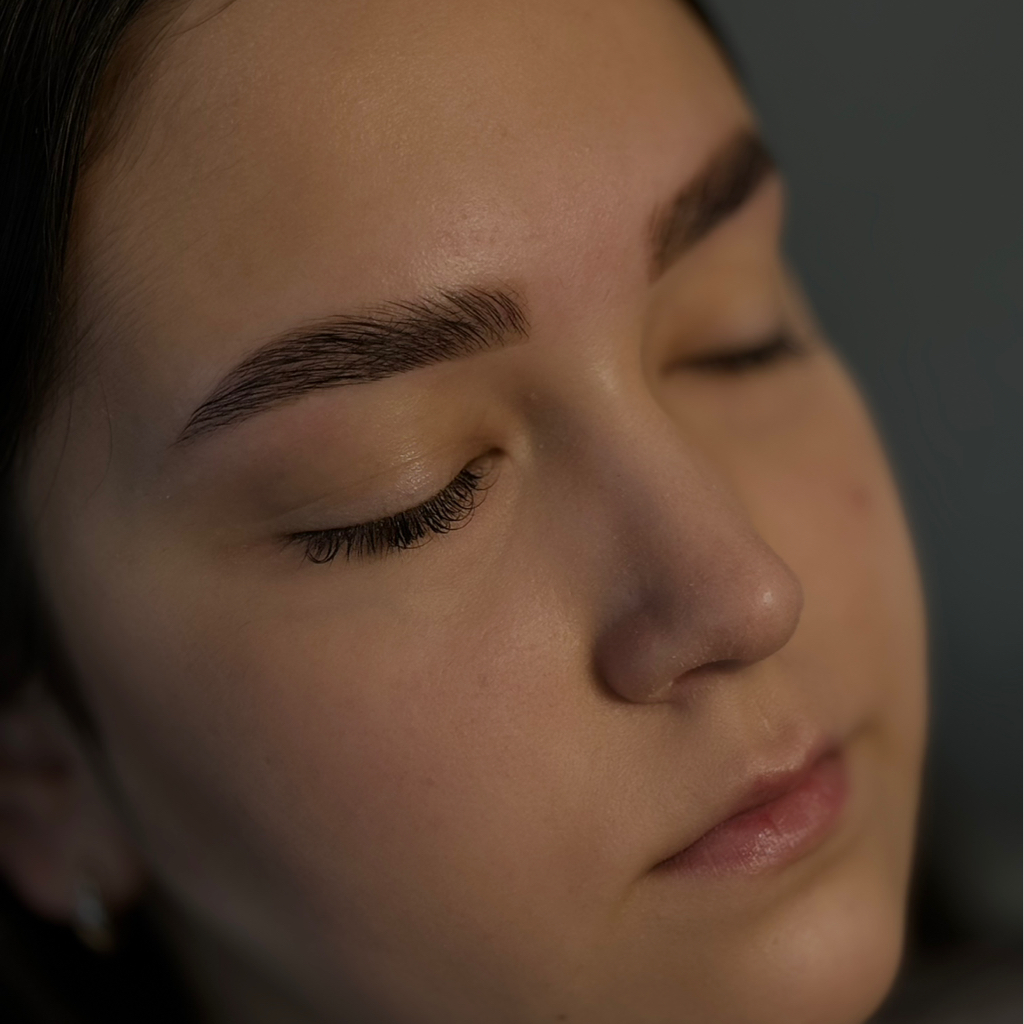 Ламинирование + окрашивание + коррекция бровей