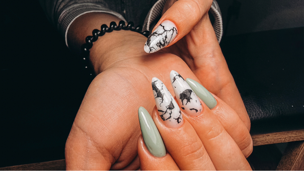 Маникюр с укреплением и покрытием гель лак (однотон)