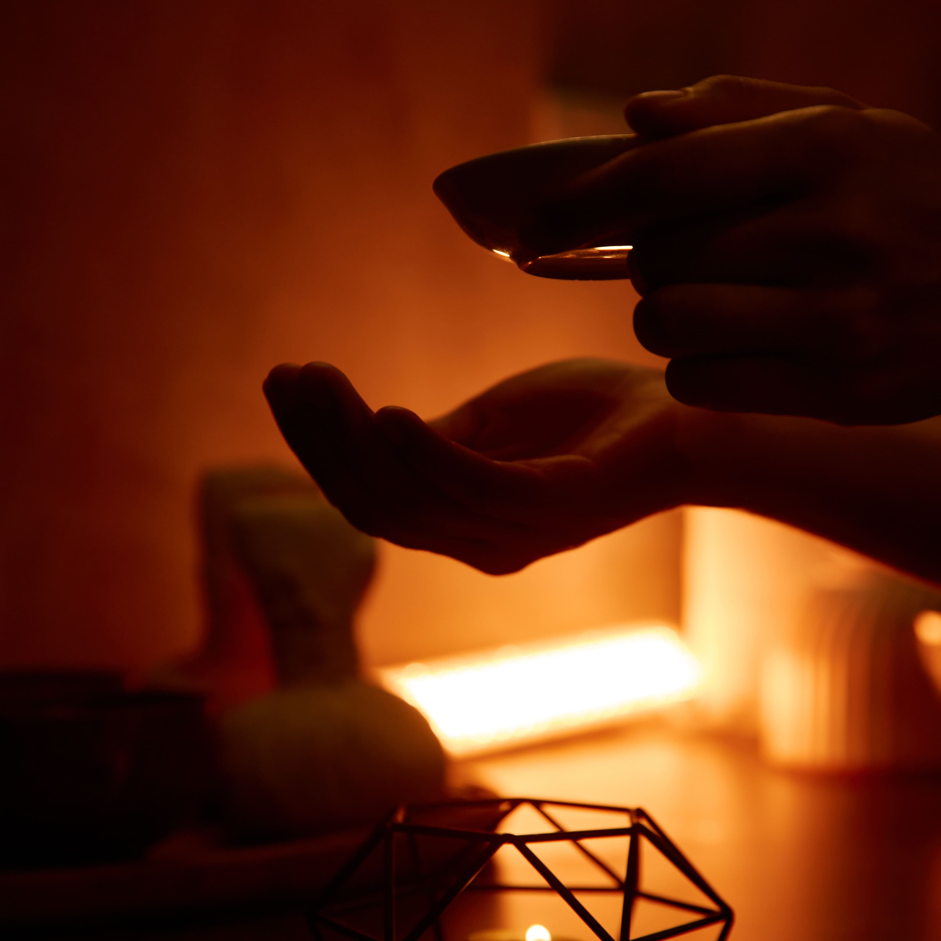 Спа-программа «Там, где тишина греет» - массаж тела + массаж стоп (90 минут)