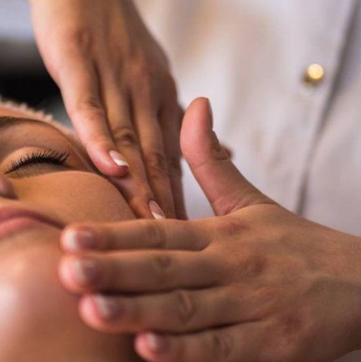 Европейский скульптурирующий массаж лица