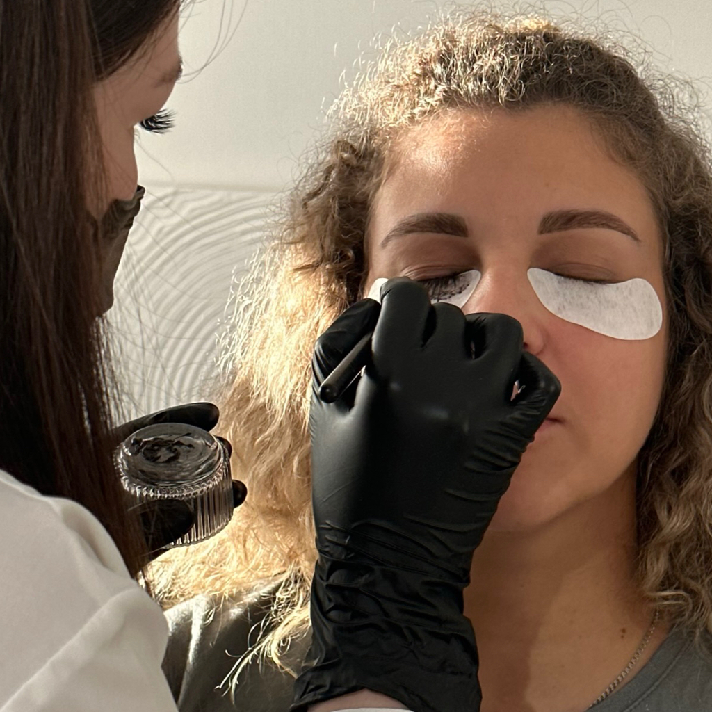 Окрашивание ресниц