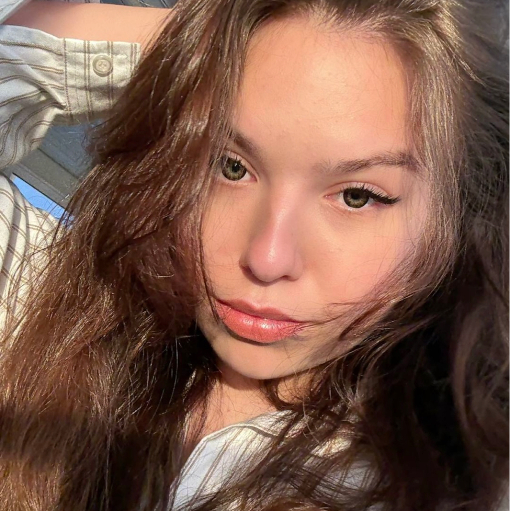 Костелова Арина