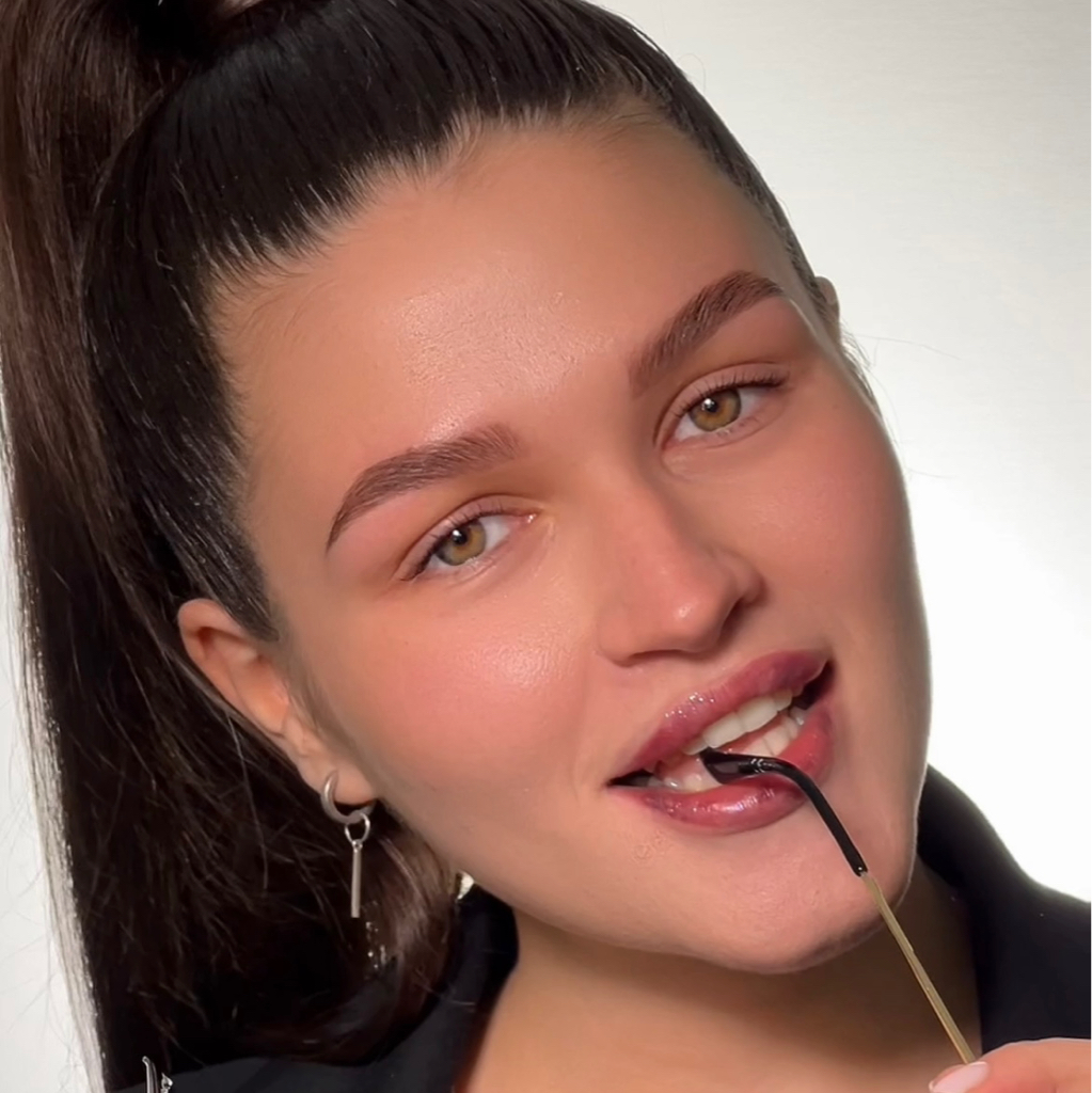 Окрашивание бровей + коррекция