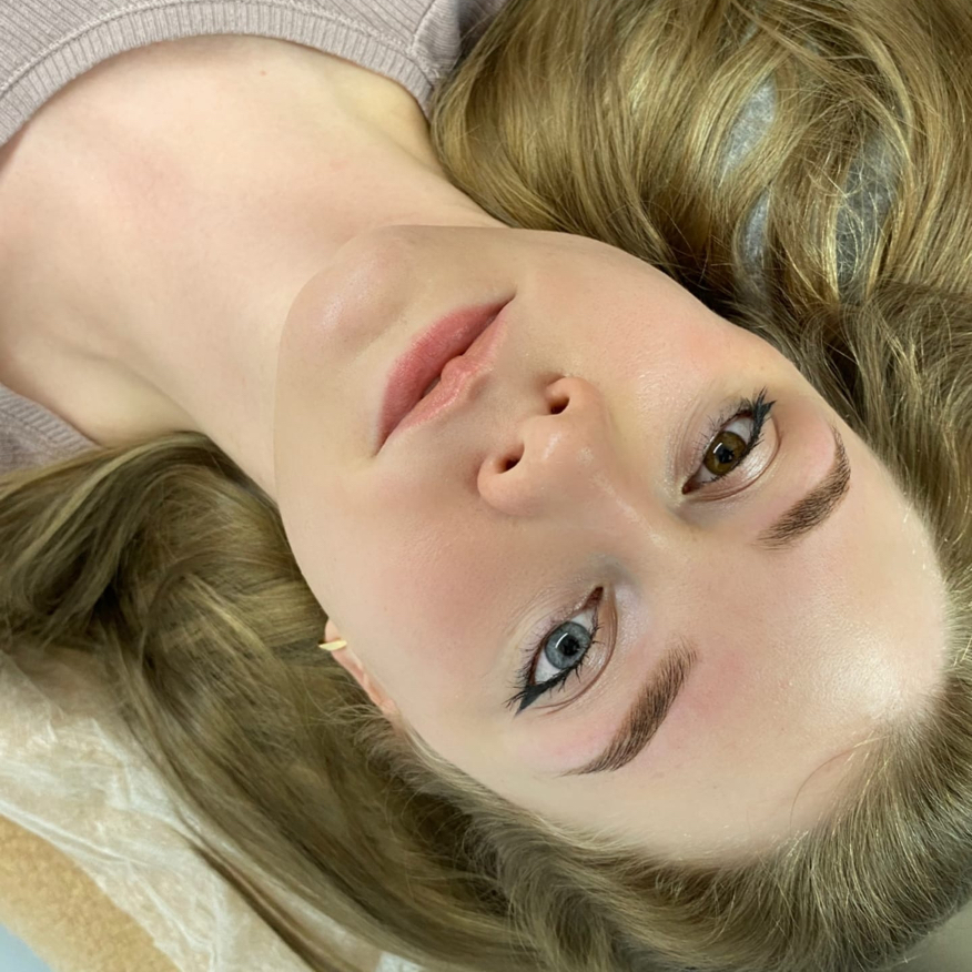 Коррекция бровей (без окрашивания )+окрашивание ресниц +ВАКСИНГ 1 зона